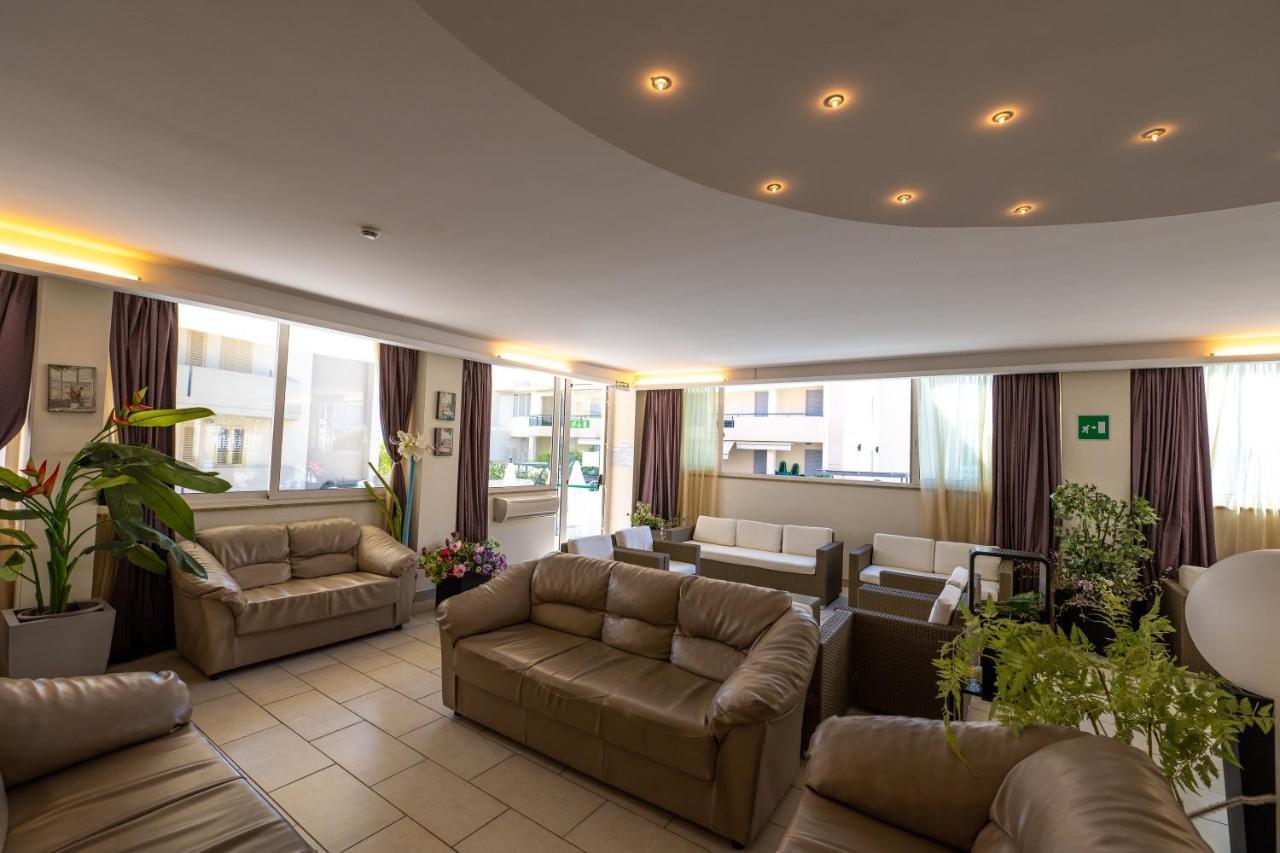Di Matteo Hotel Розето-дельи-Абруцци Экстерьер фото