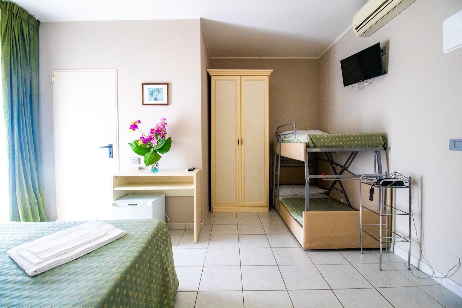 Di Matteo Hotel Розето-дельи-Абруцци Экстерьер фото